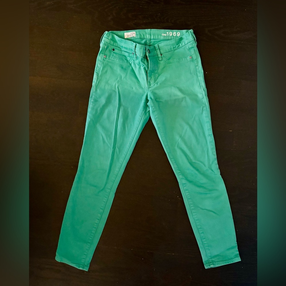 Gap Kelly green skinny jegging.  Super stretchy!